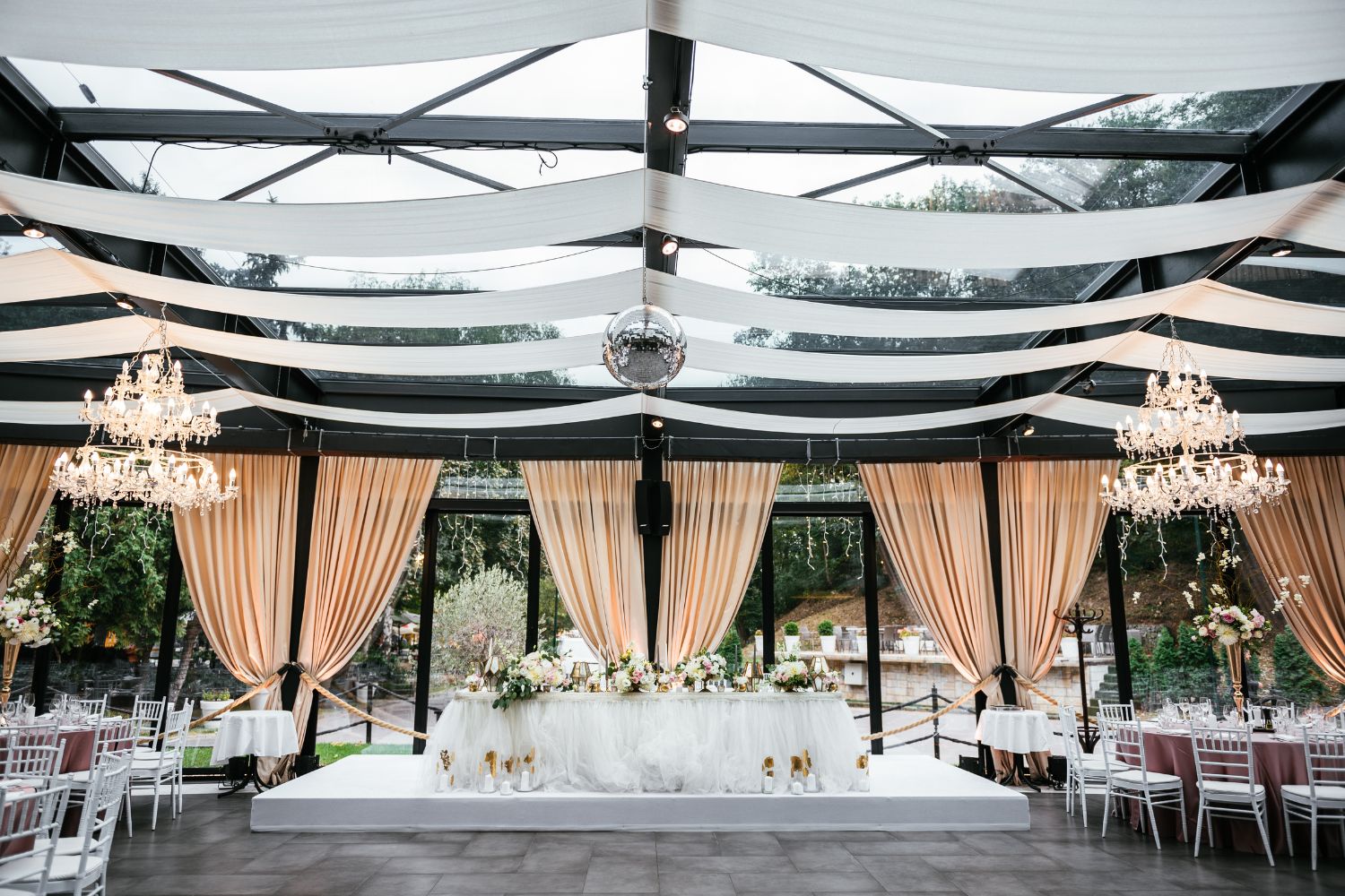 Read more about the article Ultimate Italian Wedding Adventure: Pampering Guests across Italy